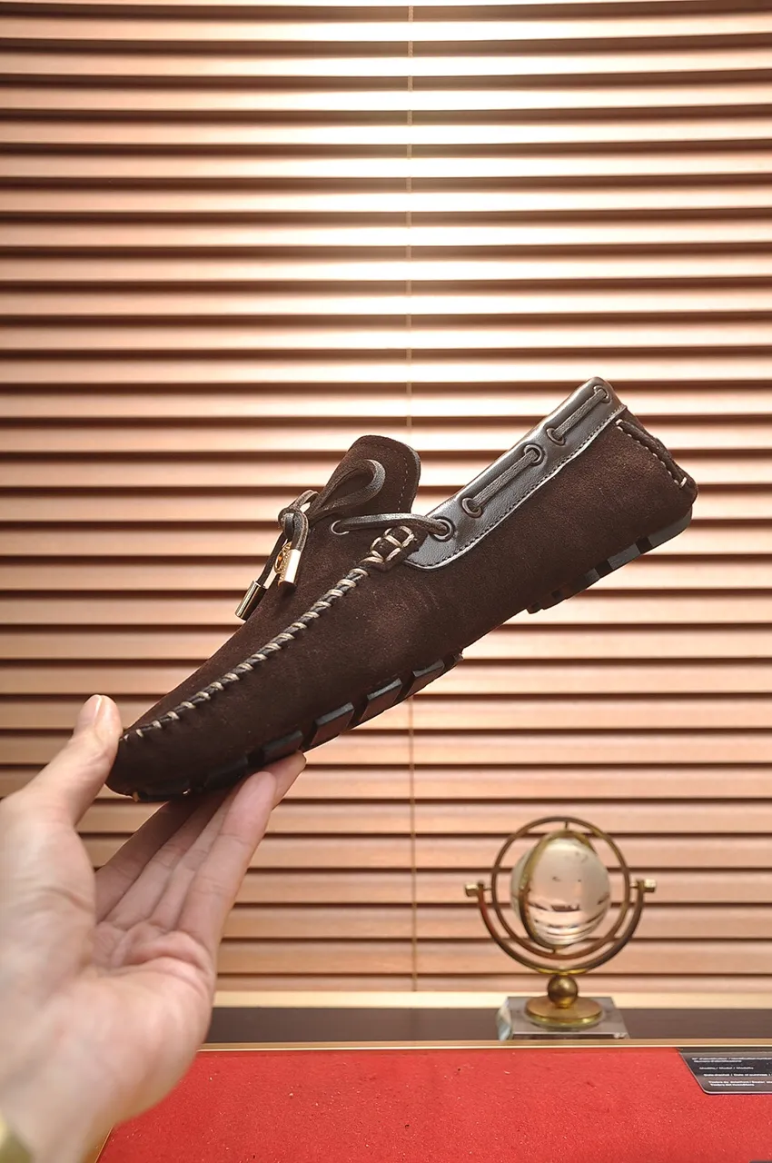 Men's men's shoes 💰420💶 [LV Doudou shoes] (water-dyed cowhide lining) new model is on the market, available on the official website. The new Doudou shoes are processed into single-color materials, and the uppers are made of imported cowhide material. The body of the shoe is fully hemmed with mark thread, and is lined with imported original cowhide leather. The elegant shoe shape is super suitable for all-matching, and the size is 38-44.